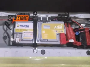 باتری وارتا 105 آمپر داینامیک AGM نصب شده روی خودرو BMW 730LI