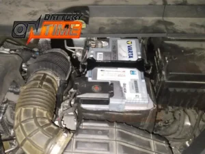نصب باتری جدید برای خودرو تیگو 8 پرومکس از برند وارتا سیلور داینامیک ای جی ام 70 آمپر