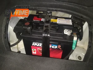 تعویض باتری فابریک و اصلی خودرو هیوندای سوناتا هیبرید توسط امداد باتری آنتایم